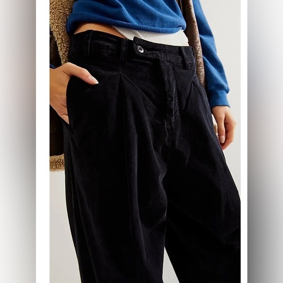 New Free People Velvet Pleated Pants Size 8 Loose Fit Mid Rise Trousers Black - Picture 17 of 17